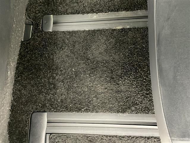 エスクァイア ハイブリッドＧｉプレミアムパッケジブラックテーラード　車線逸脱警報装置　誤発進抑制機能　Ｂｌｕｅｔｏｏｔｈオーディオ　ドライブレコーダ　オートハイビーム　エアロ　前後ソナー　ＥＴＣ２．０　Ｂカメラ　スマートキー　ナビ＆ＴＶ　イモビライザー　オートライト（26枚目）