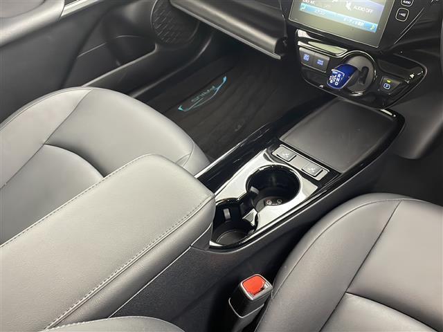 プリウス Ａツーリングセレクション　１１．６インチ純正メーカーオプションメモリナビ　ビルトインＥＴＣ　ドライブレコーダー　ヘッドアップディスプレイ　パーキングアシスト　ブラインドスポットモニター　ドアバイザー　前後クリアランスソナー（16枚目）