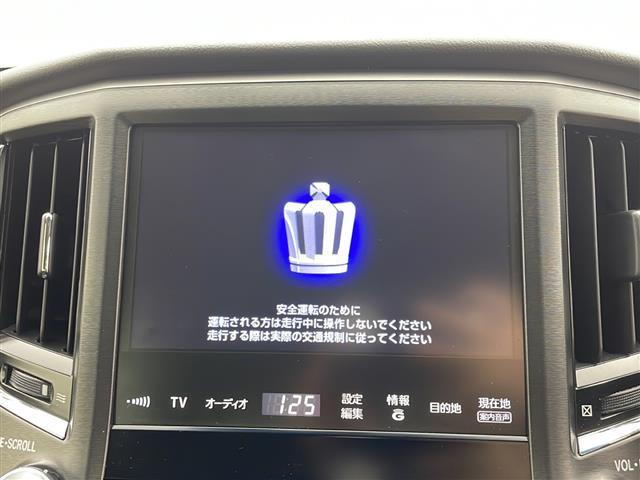 クラウンハイブリッド アスリートＳ　純正メーカーオプションメモリナビ　フルセグテレビ　バックカメラ　前方ドライブレコーダー　前席パワーシート　ステアリングヒーター　ビルトインＥＴＣ　純正１７インチＡＷ　スマートキー　シ－トヒ－タ－　ＰＷ（7枚目）
