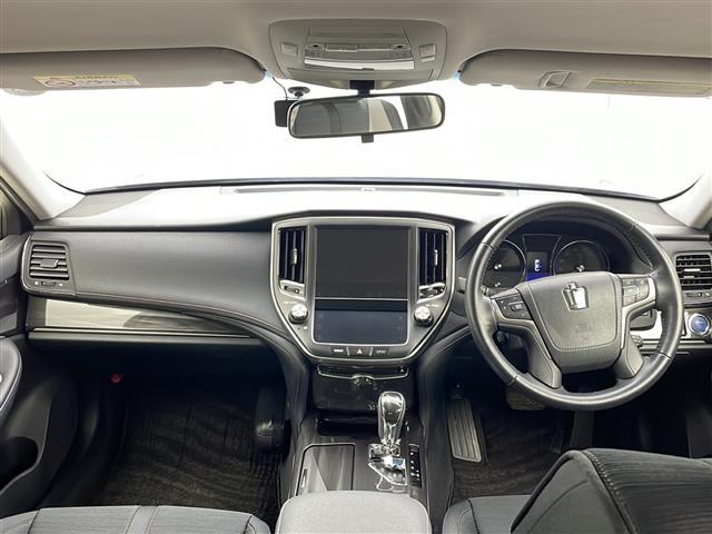 クラウンハイブリッド アスリートＳ　純正メーカーオプションメモリナビ　フルセグテレビ　バックカメラ　前方ドライブレコーダー　前席パワーシート　ステアリングヒーター　ビルトインＥＴＣ　純正１７インチＡＷ　スマートキー　シ－トヒ－タ－　ＰＷ（10枚目）