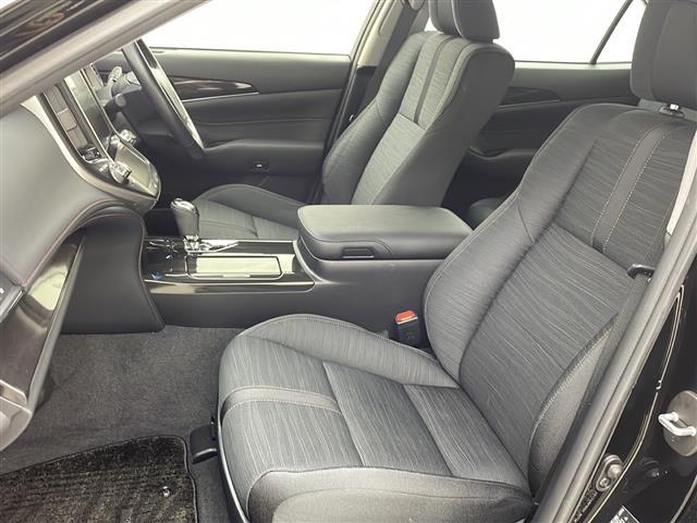 クラウンハイブリッド アスリートＳ　純正メーカーオプションメモリナビ　フルセグテレビ　バックカメラ　前方ドライブレコーダー　前席パワーシート　ステアリングヒーター　ビルトインＥＴＣ　純正１７インチＡＷ　スマートキー　シ－トヒ－タ－　ＰＷ（15枚目）