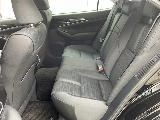 クラウンハイブリッド アスリートＳ　純正メーカーオプションメモリナビ　フルセグテレビ　バックカメラ　前方ドライブレコーダー　前席パワーシート　ステアリングヒーター　ビルトインＥＴＣ　純正１７インチＡＷ　スマートキー　シ－トヒ－タ－　ＰＷ（16枚目）