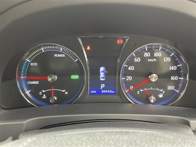 クラウンハイブリッド アスリートＳ　純正メーカーオプションメモリナビ　フルセグテレビ　バックカメラ　前方ドライブレコーダー　前席パワーシート　ステアリングヒーター　ビルトインＥＴＣ　純正１７インチＡＷ　スマートキー　シ－トヒ－タ－　ＰＷ（20枚目）