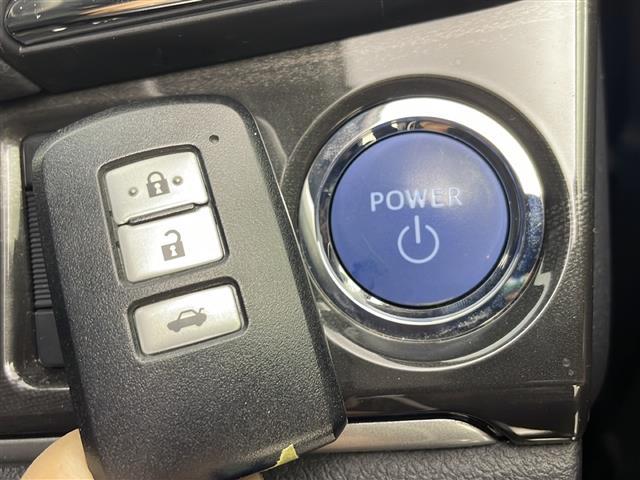 クラウンハイブリッド アスリートＳ　純正メーカーオプションメモリナビ　フルセグテレビ　バックカメラ　前方ドライブレコーダー　前席パワーシート　ステアリングヒーター　ビルトインＥＴＣ　純正１７インチＡＷ　スマートキー　シ－トヒ－タ－　ＰＷ（26枚目）