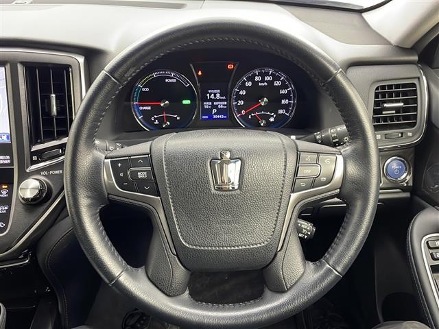 クラウンハイブリッド アスリートＳ　純正メーカーオプションメモリナビ　フルセグテレビ　バックカメラ　前方ドライブレコーダー　前席パワーシート　ステアリングヒーター　ビルトインＥＴＣ　純正１７インチＡＷ　スマートキー　シ－トヒ－タ－　ＰＷ（27枚目）