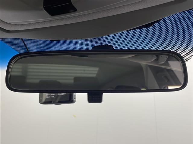 クラウンハイブリッド アスリートＳ　純正メーカーオプションメモリナビ　フルセグテレビ　バックカメラ　前方ドライブレコーダー　前席パワーシート　ステアリングヒーター　ビルトインＥＴＣ　純正１７インチＡＷ　スマートキー　シ－トヒ－タ－　ＰＷ（29枚目）