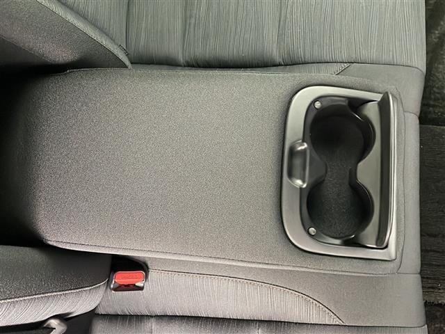 クラウンハイブリッド アスリートＳ　純正メーカーオプションメモリナビ　フルセグテレビ　バックカメラ　前方ドライブレコーダー　前席パワーシート　ステアリングヒーター　ビルトインＥＴＣ　純正１７インチＡＷ　スマートキー　シ－トヒ－タ－　ＰＷ（34枚目）