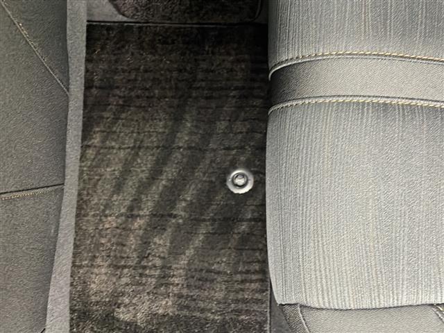 クラウンハイブリッド アスリートＳ　純正メーカーオプションメモリナビ　フルセグテレビ　バックカメラ　前方ドライブレコーダー　前席パワーシート　ステアリングヒーター　ビルトインＥＴＣ　純正１７インチＡＷ　スマートキー　シ－トヒ－タ－　ＰＷ（37枚目）