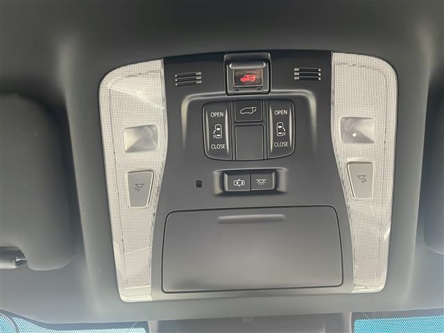 ヴェルファイアハイブリッド エグゼクティブラウンジZ 電動Rゲート TSS レザーシート 横滑り防止機能 ETC2.0 AC100V電源 フルセグTV 3列シート エアバッグ メモリーナビ LEDヘッドランプ エアコン 4WD スマートキー オットマン(11枚目)