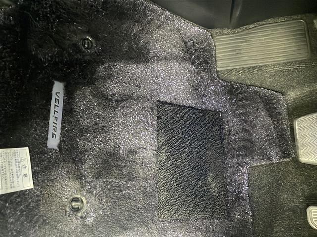 ヴェルファイアハイブリッド エグゼクティブラウンジZ 電動Rゲート TSS レザーシート 横滑り防止機能 ETC2.0 AC100V電源 フルセグTV 3列シート エアバッグ メモリーナビ LEDヘッドランプ エアコン 4WD スマートキー オットマン(20枚目)