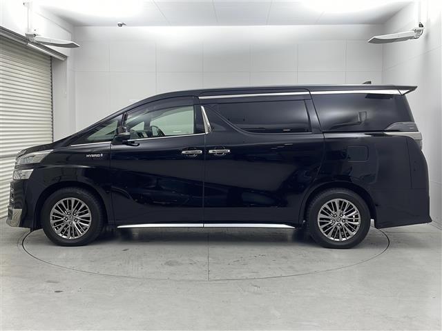 ヴェルファイアハイブリッド エグゼクティブラウンジZ 電動Rゲート TSS レザーシート 横滑り防止機能 ETC2.0 AC100V電源 フルセグTV 3列シート エアバッグ メモリーナビ LEDヘッドランプ エアコン 4WD スマートキー オットマン(31枚目)