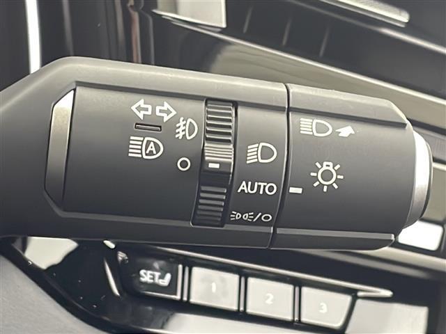 ＲＸ ＲＸ５００ｈ　Ｆスポーツパフォーマンス　純正ナビシステム／ＴＶ　／ＣａｒＰｌａｙ　／Ｂｌｕｅｔｏｏｔｈ　／ＵＳＢ入力／全周囲カメラ／デジタルインナーミラー／ブラインドスポットモニター／ビルトインＥＴＣ２．０／ヘッドアップディスプレイ　ＬＥＤ（11枚目）