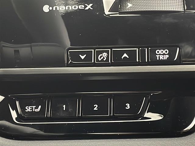 ＲＸ ＲＸ５００ｈ　Ｆスポーツパフォーマンス　純正ナビシステム／ＴＶ　／ＣａｒＰｌａｙ　／Ｂｌｕｅｔｏｏｔｈ　／ＵＳＢ入力／全周囲カメラ／デジタルインナーミラー／ブラインドスポットモニター／ビルトインＥＴＣ２．０／ヘッドアップディスプレイ　ＬＥＤ（18枚目）