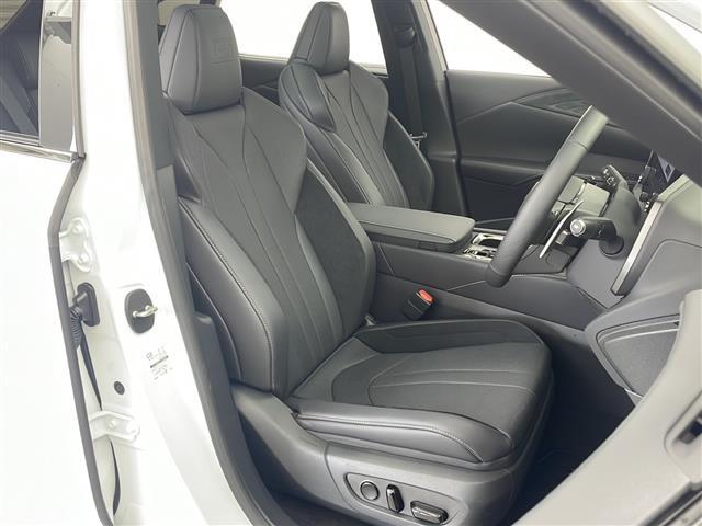 ＲＸ ＲＸ５００ｈ　Ｆスポーツパフォーマンス　純正ナビシステム／ＴＶ　／ＣａｒＰｌａｙ　／Ｂｌｕｅｔｏｏｔｈ　／ＵＳＢ入力／全周囲カメラ／デジタルインナーミラー／ブラインドスポットモニター／ビルトインＥＴＣ２．０／ヘッドアップディスプレイ　ＬＥＤ（20枚目）