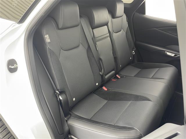 ＲＸ ＲＸ５００ｈ　Ｆスポーツパフォーマンス　純正ナビシステム／ＴＶ　／ＣａｒＰｌａｙ　／Ｂｌｕｅｔｏｏｔｈ　／ＵＳＢ入力／全周囲カメラ／デジタルインナーミラー／ブラインドスポットモニター／ビルトインＥＴＣ２．０／ヘッドアップディスプレイ　ＬＥＤ（22枚目）