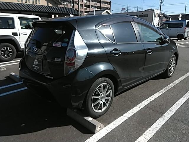 アクア Ｓ　ワンオーナー　キーレス　フルセグ　ナビ＆ＴＶ　１５アルミホイール　エアバッグ　オートマ　フル装備　助手席エアバッグ　ＥＴＣ　バックカメラ　スマートキー（18枚目）