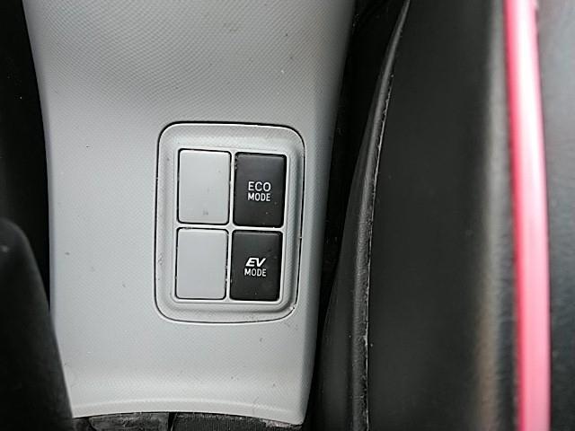 アクア Ｓ　ワンオーナー　キーレス　フルセグ　ナビ＆ＴＶ　１５アルミホイール　エアバッグ　オートマ　フル装備　助手席エアバッグ　ＥＴＣ　バックカメラ　スマートキー（22枚目）