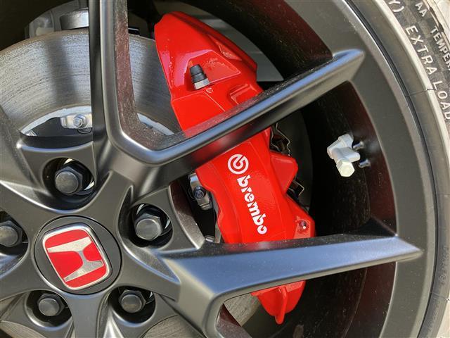 シビック タイプＲ　登録済未使用車　ホンダセンシング　ＨｏｎｄａＣＯＮＮＥＣＴディスプレイ（ナビ／フルセグ／ＢＴ／ＵＳＢ／ＡｐｐｌｅＣａｒＰｌａｙ／ＡｎｄｒｏｉｄＡｕｔｏ）　バックカメラ　オートブレーキホールド　ＬＫＡ（9枚目）