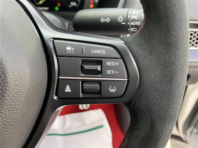 シビック タイプＲ　登録済未使用車　ホンダセンシング　ＨｏｎｄａＣＯＮＮＥＣＴディスプレイ（ナビ／フルセグ／ＢＴ／ＵＳＢ／ＡｐｐｌｅＣａｒＰｌａｙ／ＡｎｄｒｏｉｄＡｕｔｏ）　バックカメラ　オートブレーキホールド　ＬＫＡ（18枚目）