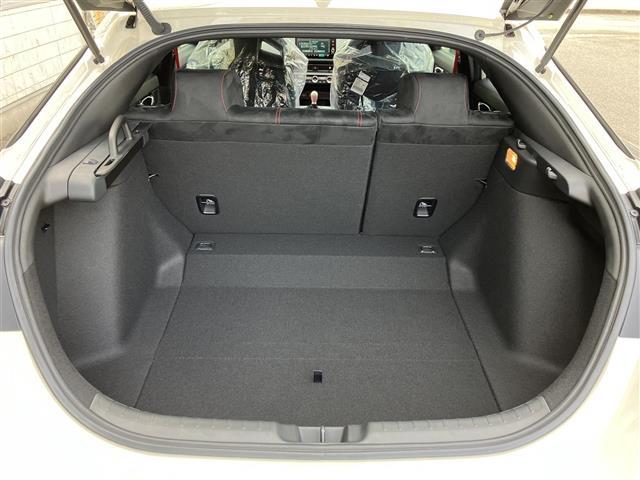 シビック タイプＲ　登録済未使用車　ホンダセンシング　ＨｏｎｄａＣＯＮＮＥＣＴディスプレイ（ナビ／フルセグ／ＢＴ／ＵＳＢ／ＡｐｐｌｅＣａｒＰｌａｙ／ＡｎｄｒｏｉｄＡｕｔｏ）　バックカメラ　オートブレーキホールド　ＬＫＡ（38枚目）