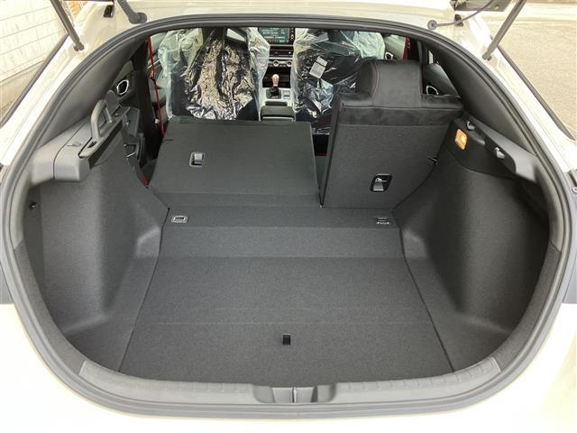 シビック タイプＲ　登録済未使用車　ホンダセンシング　ＨｏｎｄａＣＯＮＮＥＣＴディスプレイ（ナビ／フルセグ／ＢＴ／ＵＳＢ／ＡｐｐｌｅＣａｒＰｌａｙ／ＡｎｄｒｏｉｄＡｕｔｏ）　バックカメラ　オートブレーキホールド　ＬＫＡ（39枚目）