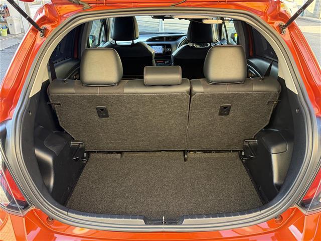 ヴィッツ RS G’s スマートパッケージ トヨタセーフティセンスC ナビ バックカメラ BT フルセグ DVD/CD再生 録音 ハーフレザーシート ローダウン スマートキー プッシュスタート Gsアルミホイール 革巻き(ステアリング・シフト)(38枚目)