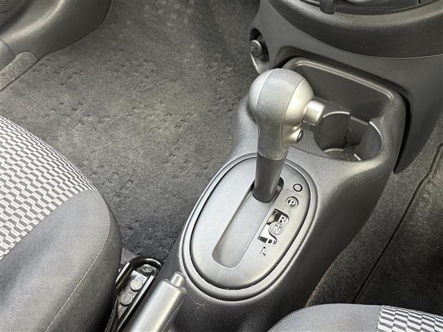 マーチ Ｘ　Ｖセレクション　ワンオーナー　純正ナビ　バックカメラ　スマートキー　プッシュスタート　ドライブレコーダー　ＥＴＣ　オートリトラクタブルミラー　オートライト　アイドリングストップ　リアガラススモークフィルム施工　ＵＳＢ（32枚目）