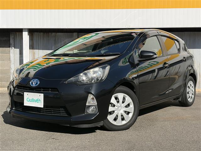 アクア Ｓ　ワンオーナー　スマートキー　プッシュスタート　純正ナビ　バックカメラ　ＬＥＤヘッドライト　フォグライト　オートライト　ウィンカーミラー　電格ミラー　革巻ステアリング　ステアリングスイッチ　オートライト（2枚目）