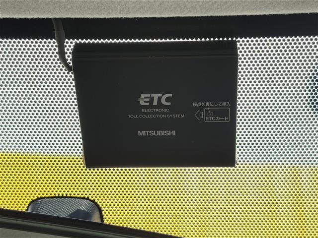 アクア Ｓ　ワンオーナー　スマートキー　プッシュスタート　純正ナビ　バックカメラ　ＬＥＤヘッドライト　フォグライト　オートライト　ウィンカーミラー　電格ミラー　革巻ステアリング　ステアリングスイッチ　オートライト（32枚目）