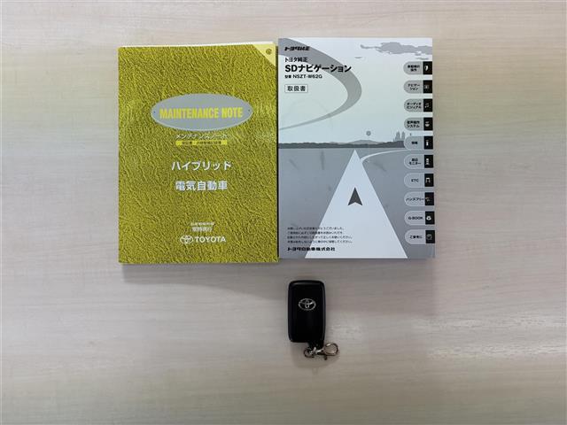 アクア Ｓ　ワンオーナー　スマートキー　プッシュスタート　純正ナビ　バックカメラ　ＬＥＤヘッドライト　フォグライト　オートライト　ウィンカーミラー　電格ミラー　革巻ステアリング　ステアリングスイッチ　オートライト（41枚目）