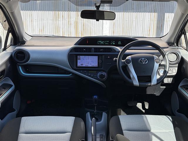 アクア Ｓ　ワンオーナー　スマートキー　プッシュスタート　純正ナビ　バックカメラ　ＬＥＤヘッドライト　フォグライト　オートライト　ウィンカーミラー　電格ミラー　革巻ステアリング　ステアリングスイッチ　オートライト（42枚目）