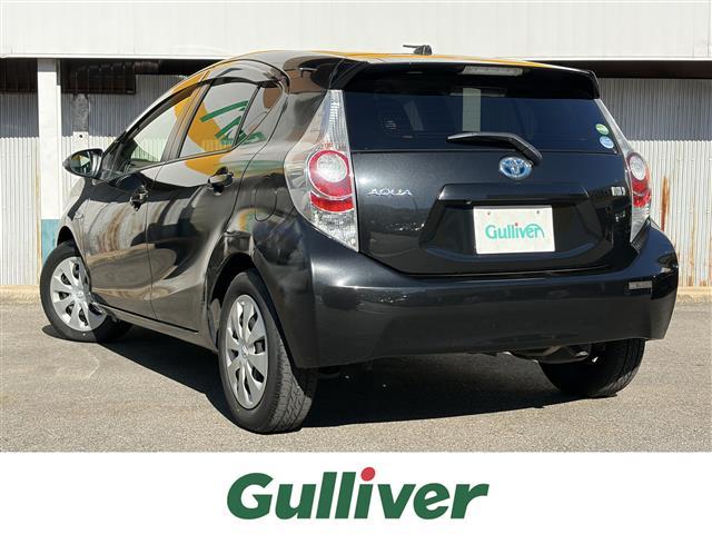 アクア Ｓ　ワンオーナー　スマートキー　プッシュスタート　純正ナビ　バックカメラ　ＬＥＤヘッドライト　フォグライト　オートライト　ウィンカーミラー　電格ミラー　革巻ステアリング　ステアリングスイッチ　オートライト（43枚目）