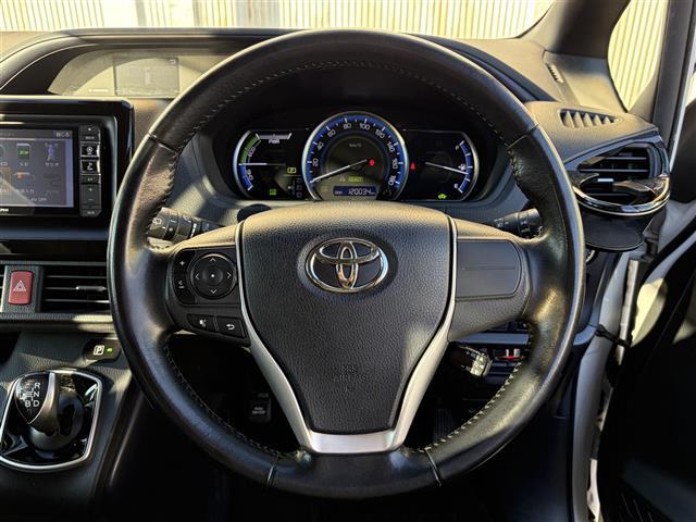 ノア ハイブリッドＧ　１オーナーＰＣＳ　ベットキット　ルーフキャリー　アルパインナビ　バックカメラ　両側パワースライドドア　　スマートキー　プッシュスタート　オートハイビーム　Ｄ／Ｎ席シートヒーター　クルーズコントロール（25枚目）