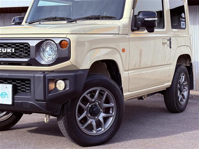 ジムニー ＸＣ　ワンオーナー　衝突軽減　ストラーダナビ　フルセグ　Ｂｌｕｅｔｏｏｔｈ　ＤＶＤ　ＳＤ録音　スマートキー　プッシュスタート　前席シートヒーター　クルーズコントロール　革巻きステアリング　ＬＥＤヘッドライト（9枚目）