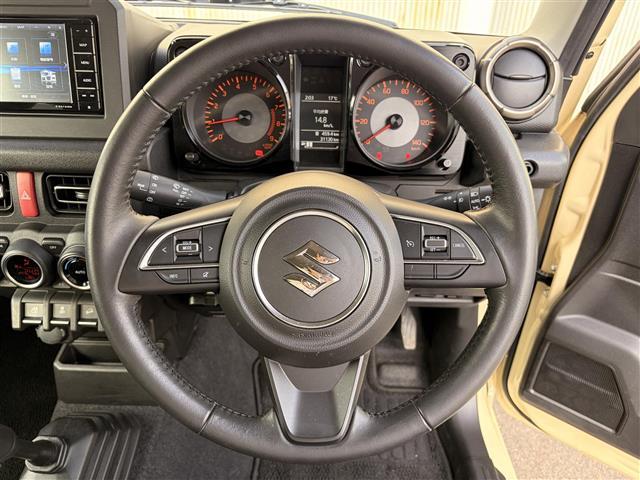 ジムニー ＸＣ　ワンオーナー　衝突軽減　ストラーダナビ　フルセグ　Ｂｌｕｅｔｏｏｔｈ　ＤＶＤ　ＳＤ録音　スマートキー　プッシュスタート　前席シートヒーター　クルーズコントロール　革巻きステアリング　ＬＥＤヘッドライト（28枚目）