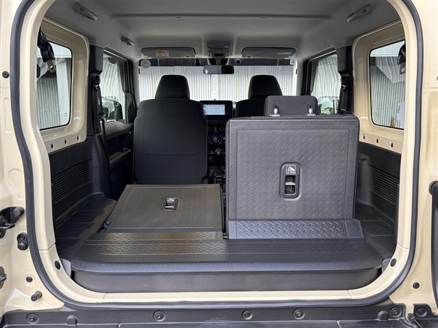 ジムニー ＸＣ　ワンオーナー　衝突軽減　ストラーダナビ　フルセグ　Ｂｌｕｅｔｏｏｔｈ　ＤＶＤ　ＳＤ録音　スマートキー　プッシュスタート　前席シートヒーター　クルーズコントロール　革巻きステアリング　ＬＥＤヘッドライト（38枚目）