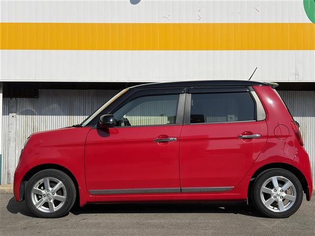 N-ONE プレミアム・Lパッケージ ワンオーナー 赤x黒ツートン色 社外ナビ スマートキー プッシュスタート HIDヘッドライト フォグライト ドライブレコーダー前後 革巻きステアリング ETC オートライト 電格ミラー ターンミラー(6枚目)