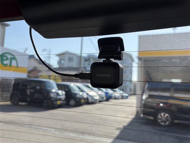 N-ONE プレミアム・Lパッケージ ワンオーナー 赤x黒ツートン色 社外ナビ スマートキー プッシュスタート HIDヘッドライト フォグライト ドライブレコーダー前後 革巻きステアリング ETC オートライト 電格ミラー ターンミラー(29枚目)