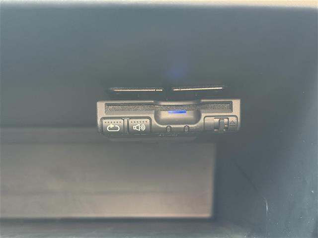 N-ONE プレミアム・Lパッケージ ワンオーナー 赤x黒ツートン色 社外ナビ スマートキー プッシュスタート HIDヘッドライト フォグライト ドライブレコーダー前後 革巻きステアリング ETC オートライト 電格ミラー ターンミラー(30枚目)