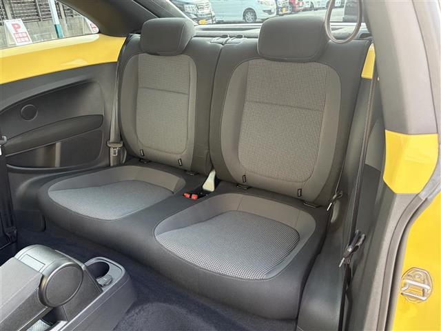 ザ・ビートル デザイン カロツェリアナビ フルセグ DVD/CD再生 SD HIDヘッドライト フォグライト リアフォグライト バックカメラ 革巻きステアリング キーレス 電動格納ミラー フロアマット 横滑り防止機能(35枚目)