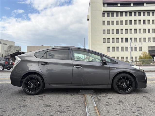 プリウス S LEDエディション 純正ナビ バックカメラ スマートキー プッシュスタート Bluetooth DVD CD AUX TV SD 革巻きステアリング ステアリングスイッチ LEDヘッドライト LEDフォグライト ETC(7枚目)