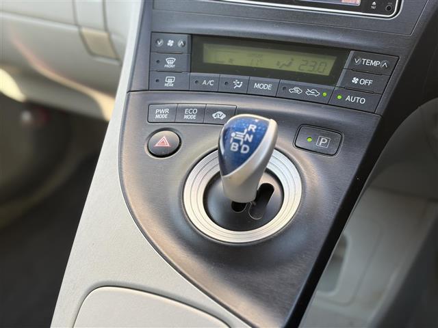 プリウス S LEDエディション 純正ナビ バックカメラ スマートキー プッシュスタート Bluetooth DVD CD AUX TV SD 革巻きステアリング ステアリングスイッチ LEDヘッドライト LEDフォグライト ETC(24枚目)
