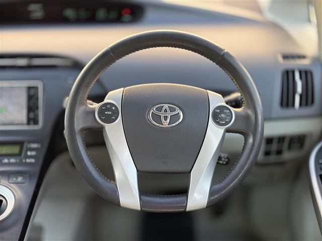 プリウス S LEDエディション 純正ナビ バックカメラ スマートキー プッシュスタート Bluetooth DVD CD AUX TV SD 革巻きステアリング ステアリングスイッチ LEDヘッドライト LEDフォグライト ETC(25枚目)