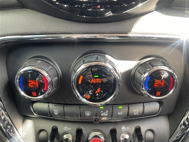 ＭＩＮＩ クーパー　クラブマン　純正ナビ（ＢＴ／ＡＭ，ＦＭ）バックカメラ　社外ドライブレコーダー　アイドリングストップ　リア側コーナーセンサー　純正１７インチアルミ　ＬＥＤヘッドライト　ＥＴＣ　フォグランプ　スマートキー　禁煙車（6枚目）