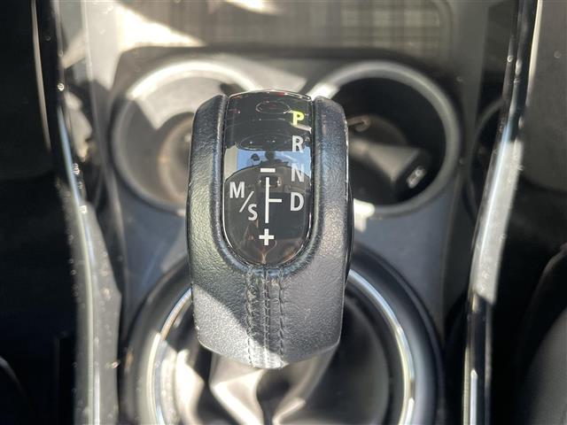 ＭＩＮＩ クーパー　クラブマン　純正ナビ（ＢＴ／ＡＭ，ＦＭ）バックカメラ　社外ドライブレコーダー　アイドリングストップ　リア側コーナーセンサー　純正１７インチアルミ　ＬＥＤヘッドライト　ＥＴＣ　フォグランプ　スマートキー　禁煙車（9枚目）