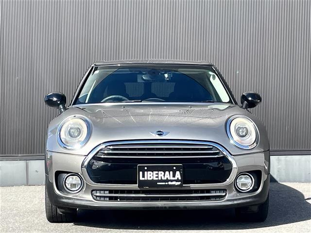 ＭＩＮＩ クーパー　クラブマン　純正ナビ（ＢＴ／ＡＭ，ＦＭ）バックカメラ　社外ドライブレコーダー　アイドリングストップ　リア側コーナーセンサー　純正１７インチアルミ　ＬＥＤヘッドライト　ＥＴＣ　フォグランプ　スマートキー　禁煙車（21枚目）