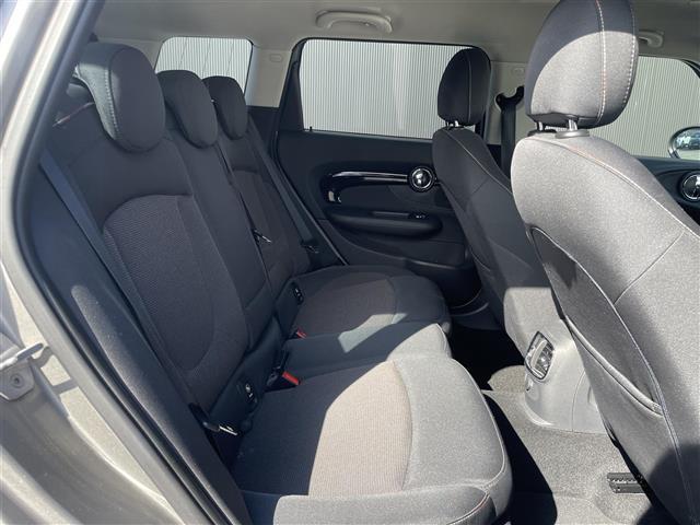 ＭＩＮＩ クーパー　クラブマン　純正ナビ（ＢＴ／ＡＭ，ＦＭ）バックカメラ　社外ドライブレコーダー　アイドリングストップ　リア側コーナーセンサー　純正１７インチアルミ　ＬＥＤヘッドライト　ＥＴＣ　フォグランプ　スマートキー　禁煙車（35枚目）