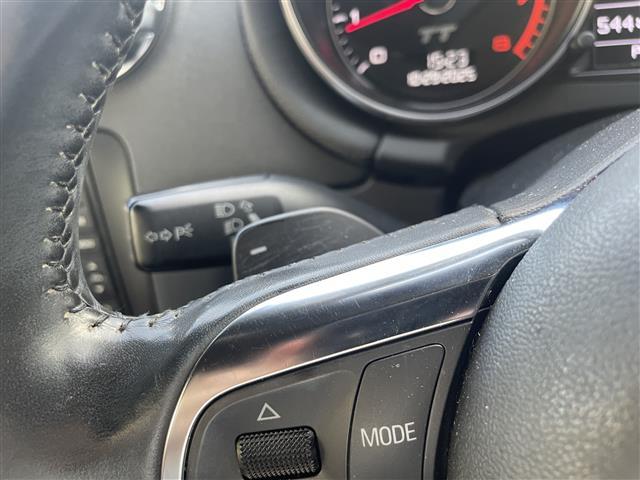 ＴＴクーペ ２．０ＴＦＳＩ　純正ナビ（ＢＴ　フルセグ　ＡＭ／ＦＭ）シートヒーター　ＥＴＣ　レザーシート　オートライト　純正１８インチアルミ（15枚目）