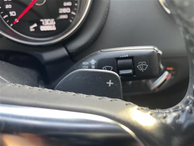 ＴＴクーペ ２．０ＴＦＳＩ　純正ナビ（ＢＴ　フルセグ　ＡＭ／ＦＭ）シートヒーター　ＥＴＣ　レザーシート　オートライト　純正１８インチアルミ（16枚目）