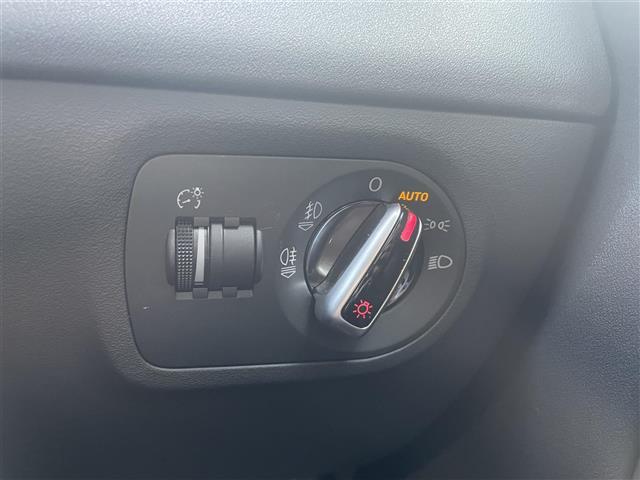 ＴＴクーペ ２．０ＴＦＳＩ　純正ナビ（ＢＴ　フルセグ　ＡＭ／ＦＭ）シートヒーター　ＥＴＣ　レザーシート　オートライト　純正１８インチアルミ（18枚目）